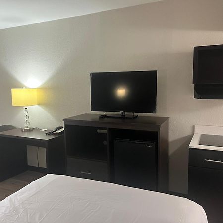 Motel 6 Charlotte, Nc - Airport South מראה חיצוני תמונה