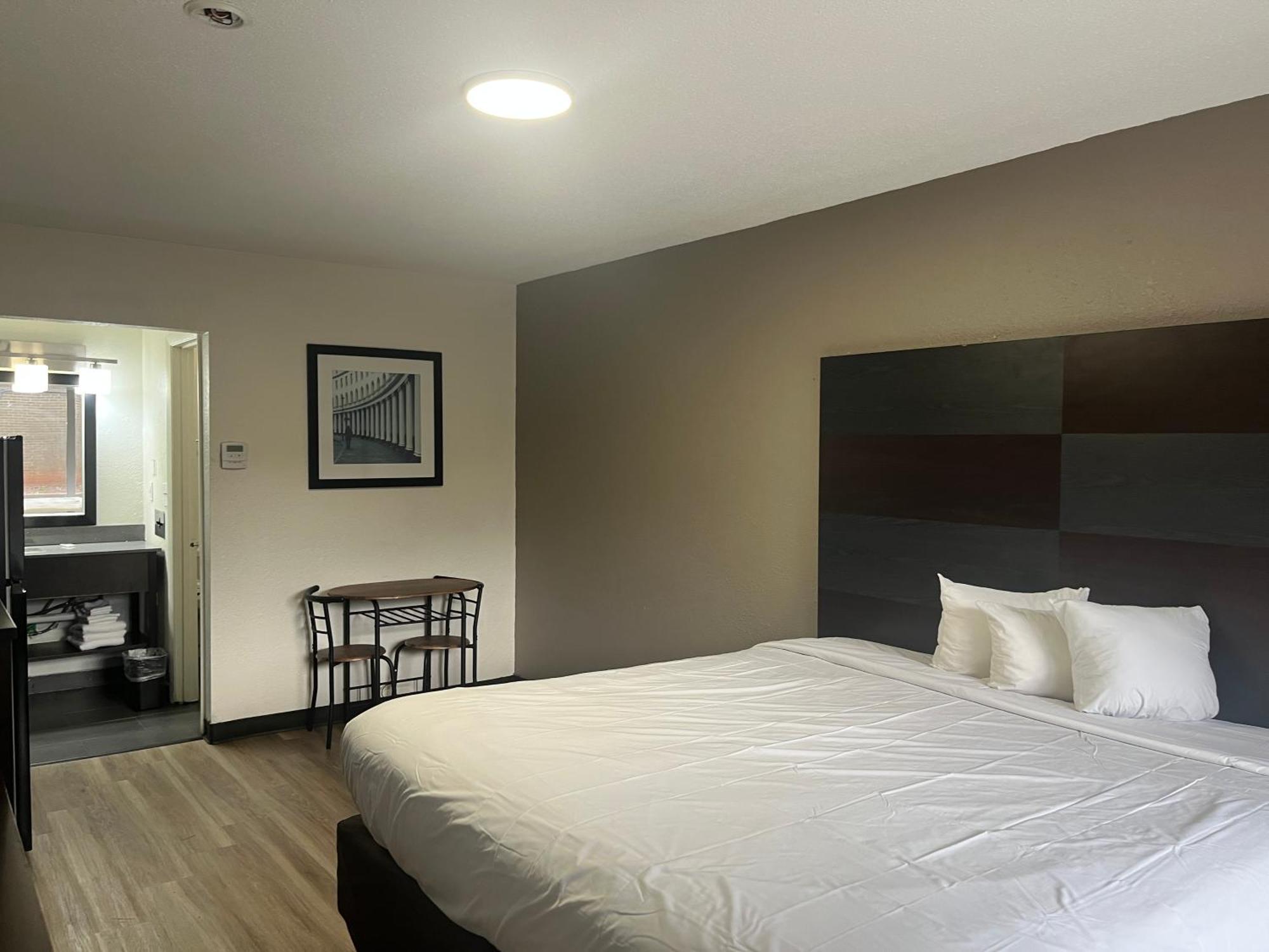 Motel 6 Charlotte, Nc - Airport South מראה חיצוני תמונה