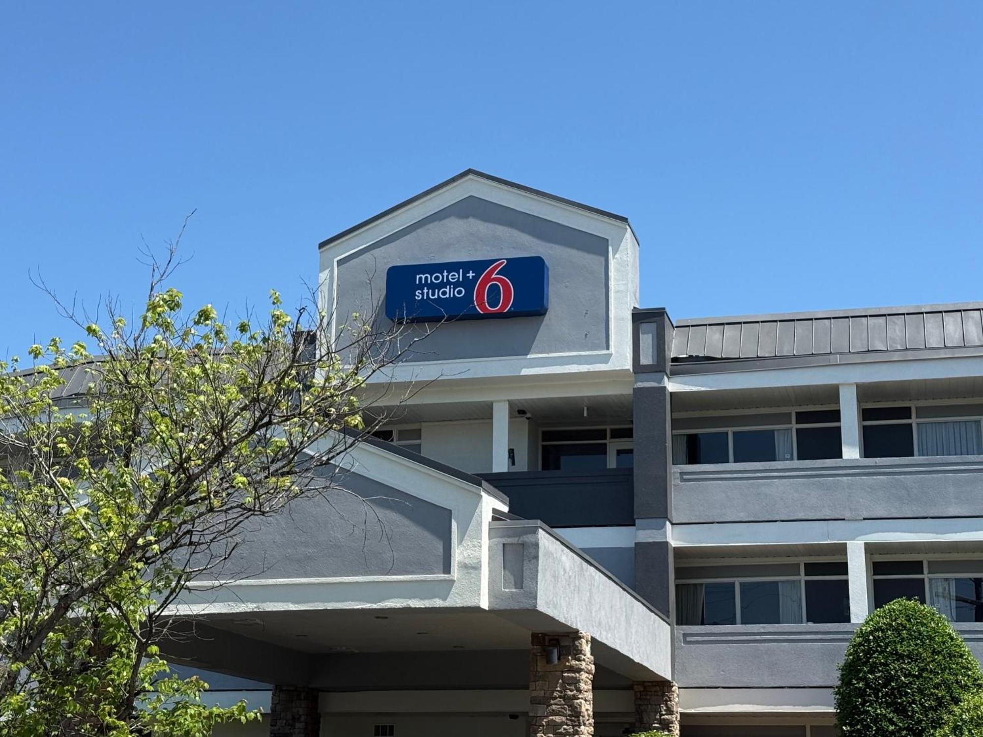 Motel 6 Charlotte, Nc - Airport South מראה חיצוני תמונה
