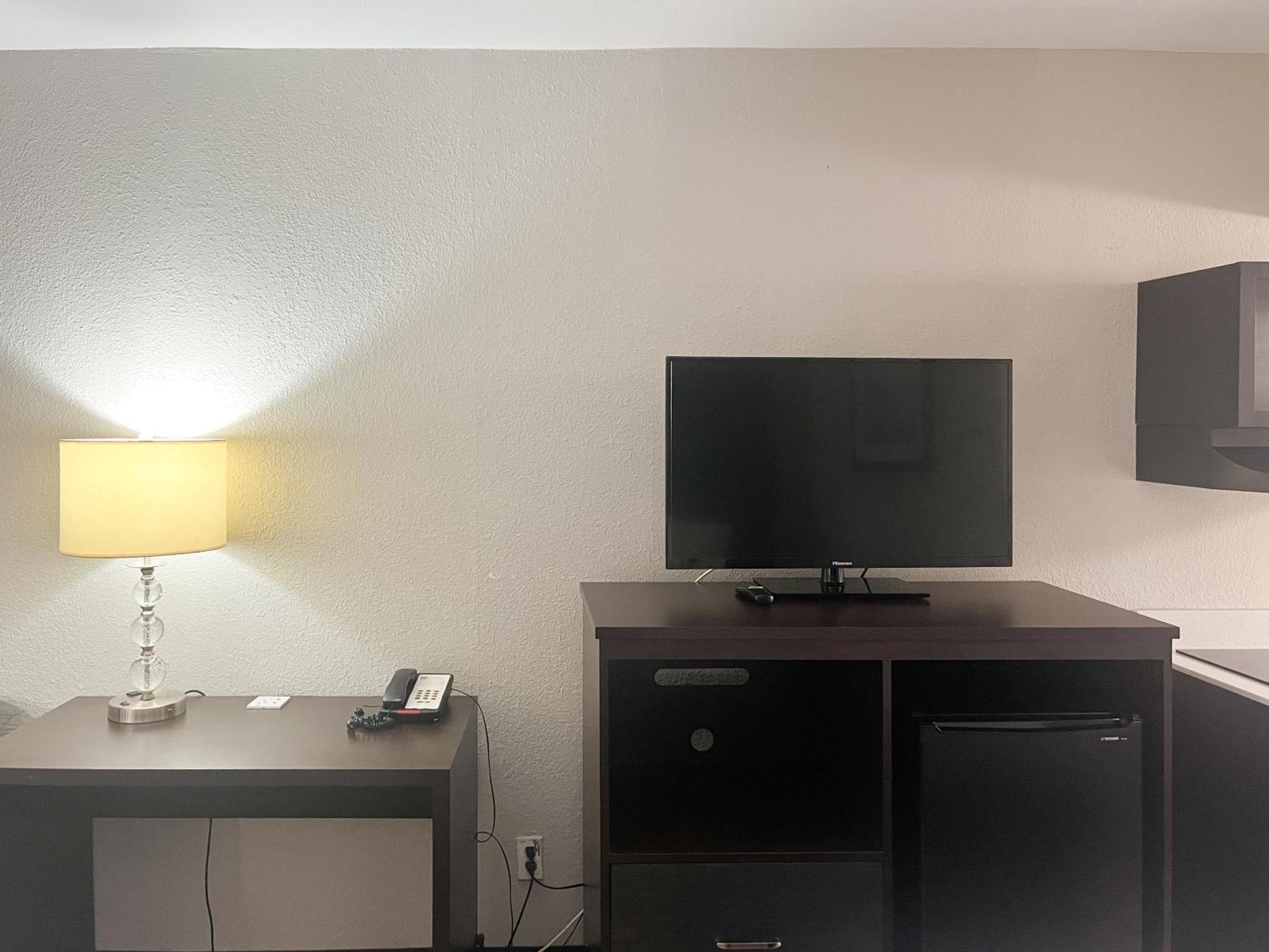 Motel 6 Charlotte, Nc - Airport South מראה חיצוני תמונה