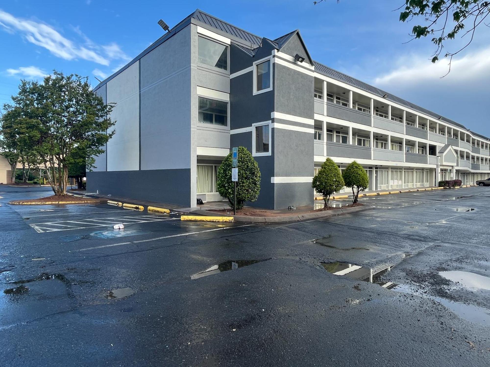 Motel 6 Charlotte, Nc - Airport South מראה חיצוני תמונה